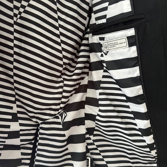 Volcom Men’s Dapper Stone Suit and Pants - Picture 6 of 10